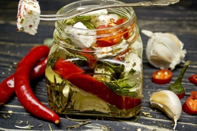 Маринованный сыр фета Маринованный сыр фета