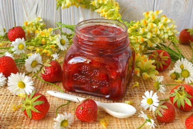 Джем из садовой земляники Джем из садовой земляники