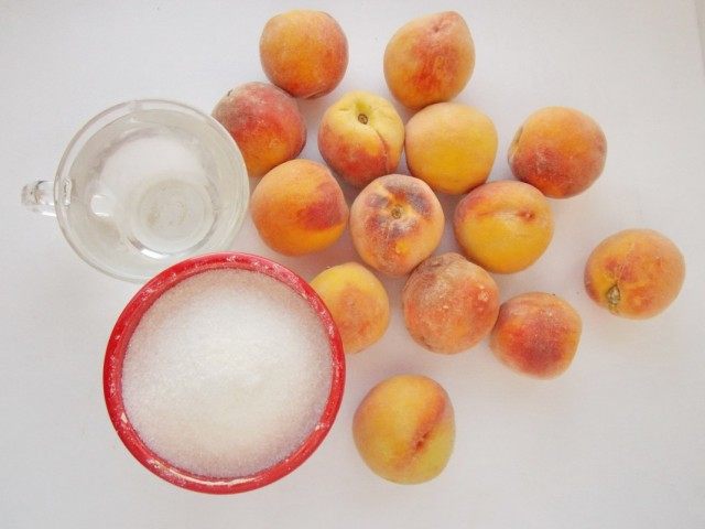 Ингредиенты для домашнего консервирования персиков