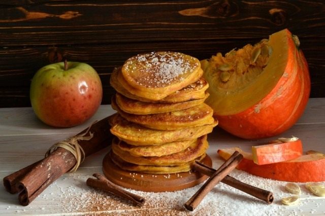 Оладьи с тыквой и яблоками Оладьи с тыквой и яблоками