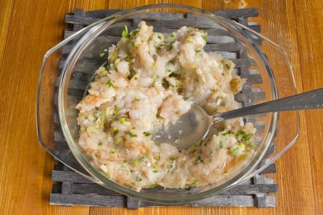 суп пюре с куриными фрикадельками. Ovoshchnoi sup s frikadelkami iz kuritcy 04. суп пюре с куриными фрикадельками фото. суп пюре с куриными фрикадельками-Ovoshchnoi sup s frikadelkami iz kuritcy 04. картинка суп пюре с куриными фрикадельками. картинка Ovoshchnoi sup s frikadelkami iz kuritcy 04. Как вкусно и недорого накормить семью? Приготовьте суп-пюре с фрикадельками! Это сытное блюдо понравится вам быстротой в приготовлении и универсальностью, т.к. давать его можно даже маленьким деткам от 1,5 лет.