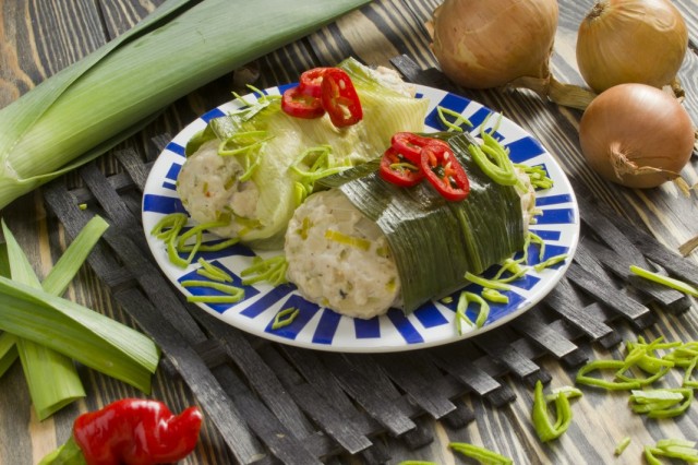 куриные котлеты в микроволновке рецепты с фото простые. Kotlety iz kurinogo farsha v mikrovolnovke 01. куриные котлеты в микроволновке рецепты с фото простые фото. куриные котлеты в микроволновке рецепты с фото простые-Kotlety iz kurinogo farsha v mikrovolnovke 01. картинка куриные котлеты в микроволновке рецепты с фото простые. картинка Kotlety iz kurinogo farsha v mikrovolnovke 01. Каждый из нас любит вкусно покушать. Однако всякий раз мы пытаемся приготовить для себя любимых, а также своей семьи что-нибудь новенькое. Хочется порадовать себя и своих близких необычным и вкусным блюдом. Поэтому в этой статье мы расскажем вам о том, как приготовить котлеты в микроволновке: популярные рецепты. Но мы не будем их жарить, как обычно это делают многие люди. Готовить наш сегодняшний ужин мы будем в микроволновой печи. Почему именно в ней? Давайте обсудим.