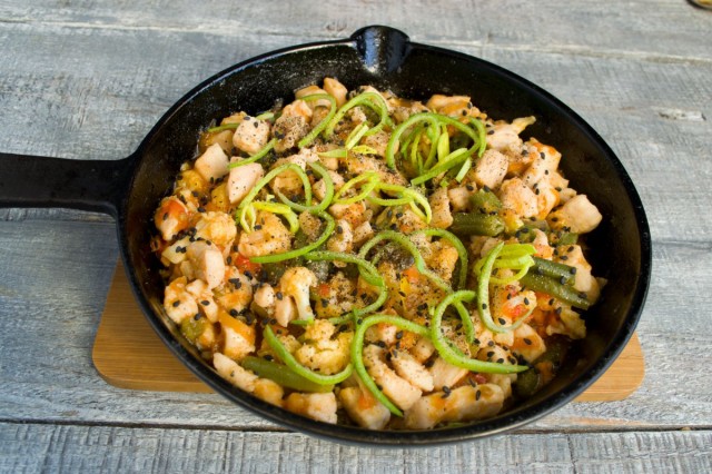 Курица с овощами по-китайски Курица с овощами по-китайски
