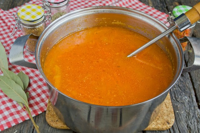 Варим томатный суп примерно 40 минут