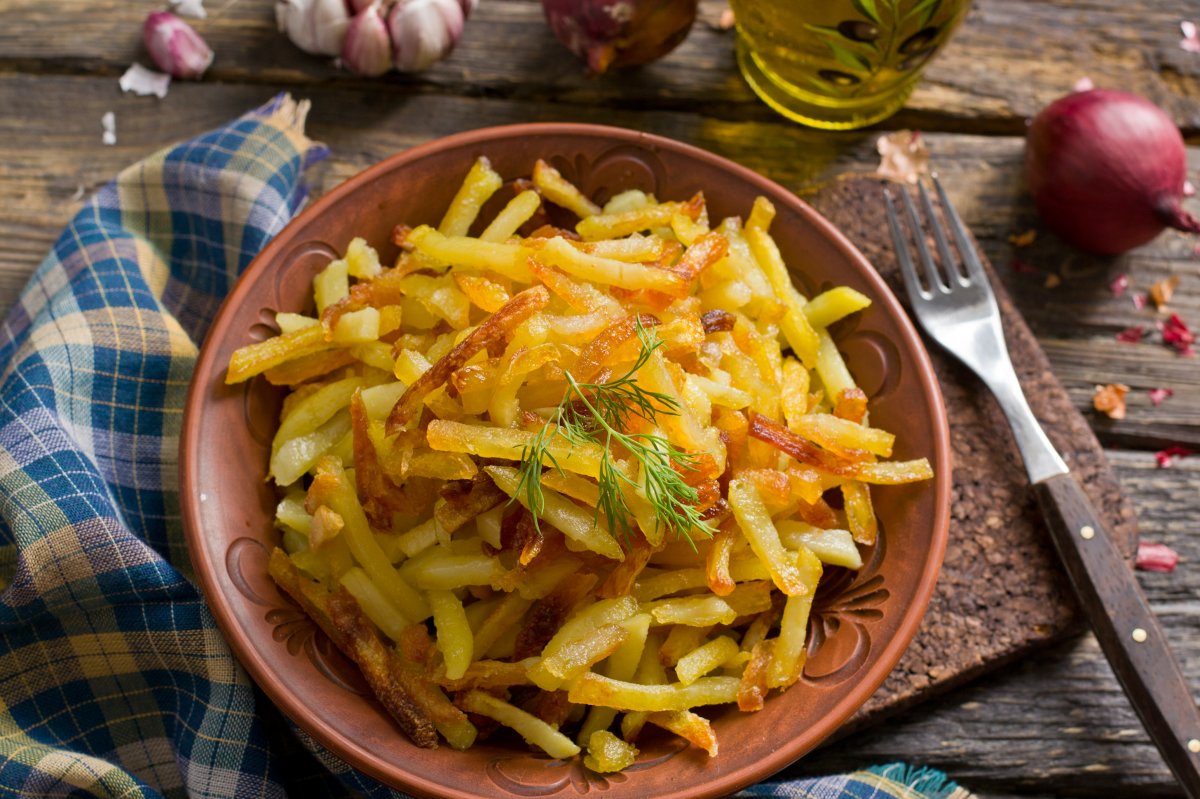 Жареная картошка с макаронами