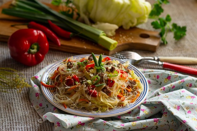 Стир-фрай с говядиной и овощами для быстрого ужина Стир-фрай с говядиной и овощами для быстрого ужина