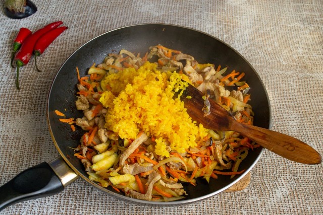 мясо баклажан помидор рис. Смотреть фото мясо баклажан помидор рис. Смотреть картинку мясо баклажан помидор рис. Картинка про мясо баклажан помидор рис. Фото мясо баклажан помидор рис