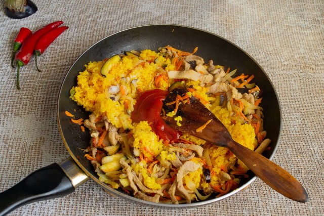 мясо баклажан помидор рис. Смотреть фото мясо баклажан помидор рис. Смотреть картинку мясо баклажан помидор рис. Картинка про мясо баклажан помидор рис. Фото мясо баклажан помидор рис