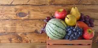 Как защитить себя от нитратов в ранних овощах и фруктах?