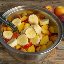 Персик и банан варенье. persikovyiy dzhem s bananami 07. Персик и банан варенье фото. Персик и банан варенье-persikovyiy dzhem s bananami 07. картинка Персик и банан варенье. картинка persikovyiy dzhem s bananami 07. Я и раньше подозревала, что из бананов должно получаться вкуснейшее варенье. Они же такие нежные, с мягким одурманивающим запахом… Потом прочитала греческий рецепт яблочно-бананового варенья (ссылку на него дам ниже, тоже отличный рецепт).