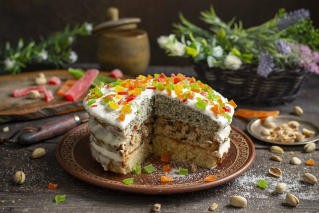 Домашний торт с маком, фисташками и сухофруктами Домашний торт с маком, фисташками и сухофруктами