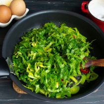 омлет со шпинатом и помидорами на сковороде рецепт с фото. vkusnyiy omlet so shpinatom i pomidorami dlya idealnogo zavtraka 10. омлет со шпинатом и помидорами на сковороде рецепт с фото фото. омлет со шпинатом и помидорами на сковороде рецепт с фото-vkusnyiy omlet so shpinatom i pomidorami dlya idealnogo zavtraka 10. картинка омлет со шпинатом и помидорами на сковороде рецепт с фото. картинка vkusnyiy omlet so shpinatom i pomidorami dlya idealnogo zavtraka 10. Омлет со шпинатом и помидорами — традиционная яичница, которой шпинат и помидоры придают сочность и яркие краски. Полезный завтрак — лучшее начало трудового дня! Порадуйте себя вкусным омлетом, на приготовление которого понадобится менее получаса. Низкая калорийность этого блюда понравится тем, кто соблюдает диету и следит за фигурой, а о пользе шпината сказано столько, что его впору в аптеке продавать.