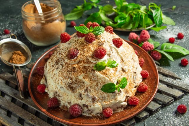 Вкусный торт «Панчо с малиной» из простых и доступных продуктов Вкусный торт «Панчо с малиной» из простых и доступных продуктов