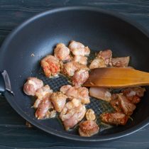 Обжариваем курицу Обжариваем курицу