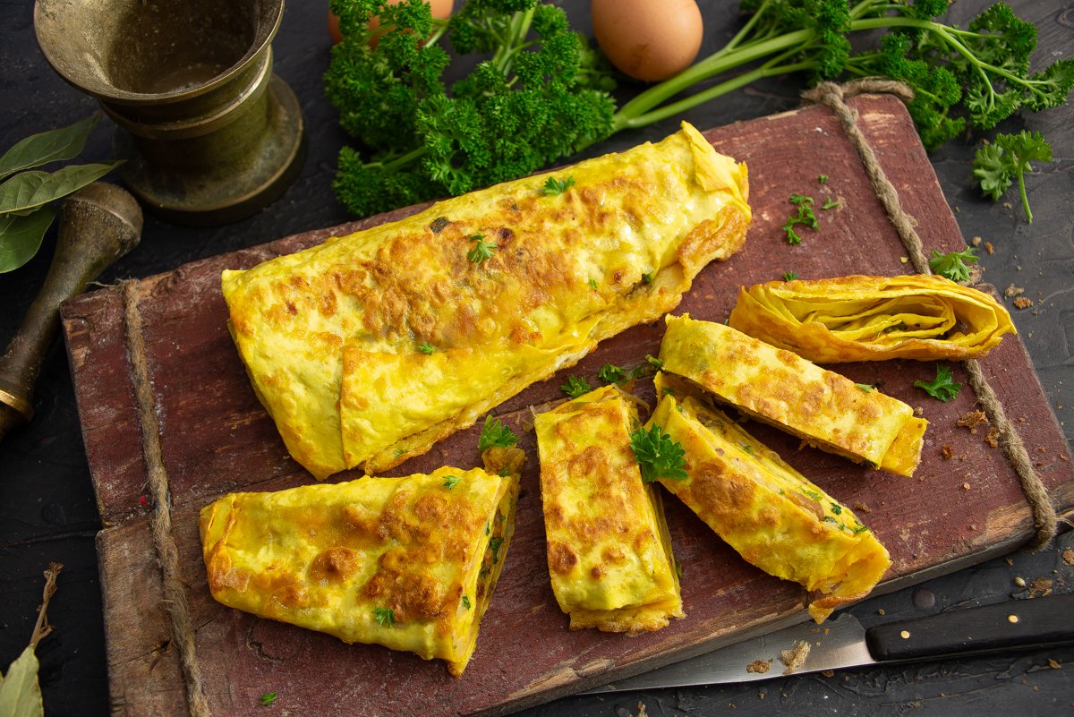 Быстрый рулет из лаваша с фаршем и сыром. Пошаговый рецепт