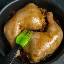 курица с финиками в духовке. aromatnaya kuritsa s rozmarinom i finikami v duhovke 10. курица с финиками в духовке фото. курица с финиками в духовке-aromatnaya kuritsa s rozmarinom i finikami v duhovke 10. картинка курица с финиками в духовке. картинка aromatnaya kuritsa s rozmarinom i finikami v duhovke 10. Курица по-арабски: YouTube / Вкуснейшн с Lana ilanavi
