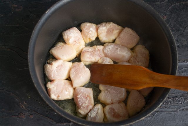 суп с полбой и курицей. belyiy kartofelnyiy sup s kuritsey i polboy 07. суп с полбой и курицей фото. суп с полбой и курицей-belyiy kartofelnyiy sup s kuritsey i polboy 07. картинка суп с полбой и курицей. картинка belyiy kartofelnyiy sup s kuritsey i polboy 07. Сегодня мы приготовим рассольник, но не обычный, с перловкой, а с древней пшеницей полбой. «Жевательная» текстура полбы отлично подходит для супов, рассольник с полбой – не исключение. Мы предлагаем Вам три рецепта рассольника с полбой и солеными огурцами.
