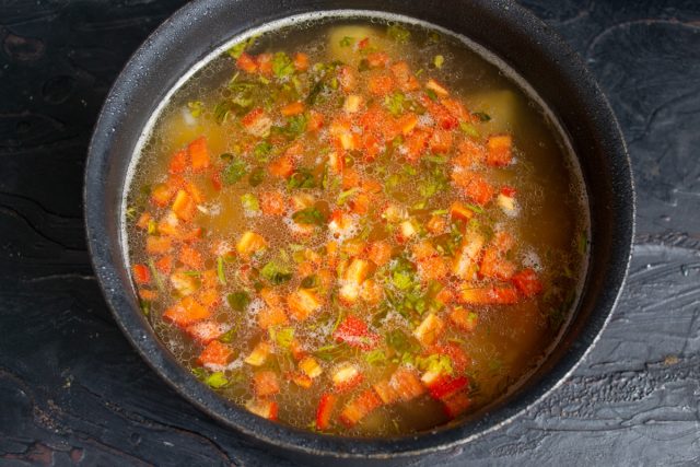 суп с полбой и курицей. belyiy kartofelnyiy sup s kuritsey i polboy 11. суп с полбой и курицей фото. суп с полбой и курицей-belyiy kartofelnyiy sup s kuritsey i polboy 11. картинка суп с полбой и курицей. картинка belyiy kartofelnyiy sup s kuritsey i polboy 11. Сегодня мы приготовим рассольник, но не обычный, с перловкой, а с древней пшеницей полбой. «Жевательная» текстура полбы отлично подходит для супов, рассольник с полбой – не исключение. Мы предлагаем Вам три рецепта рассольника с полбой и солеными огурцами.